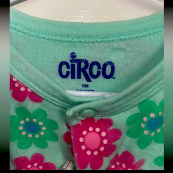 100% cotton snap-on onesie size: 6m - Picture 2 of 3